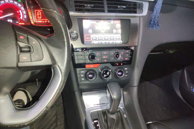 Used DS 6 2016 1.6T Luxury Edition THP160