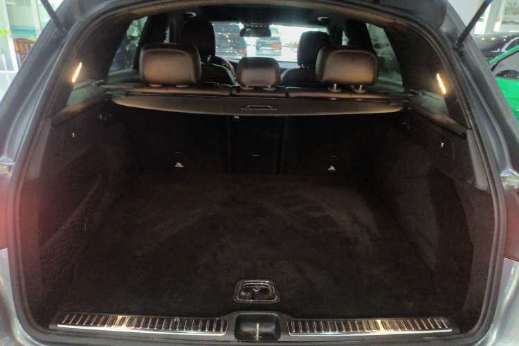 Used Mercedes-Benz GLC 2017 GLC 300 4MATIC Sport Edition Trunk