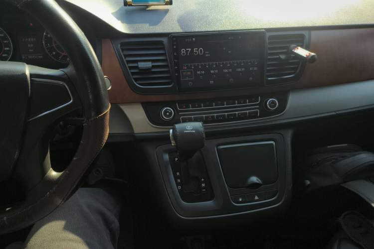 Used SAIC MAXUS G10 2016 2.0T Automatic Elite Edition
