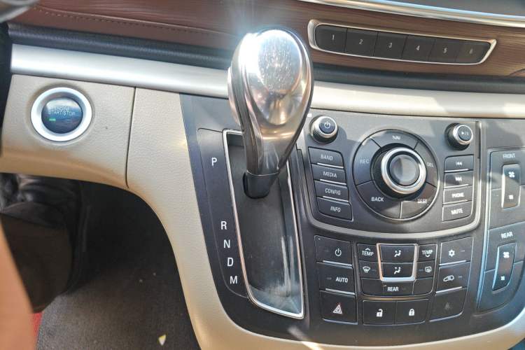 Used Buick GL8 2014 2.4L LT Luxury Business Executive Edition
