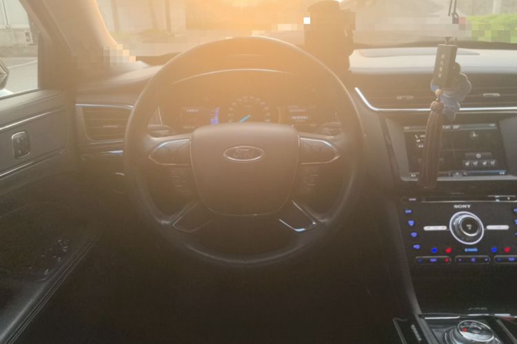 Used Ford Taurus 2015 EcoBoost 245 Luxury Model Steering Wheel