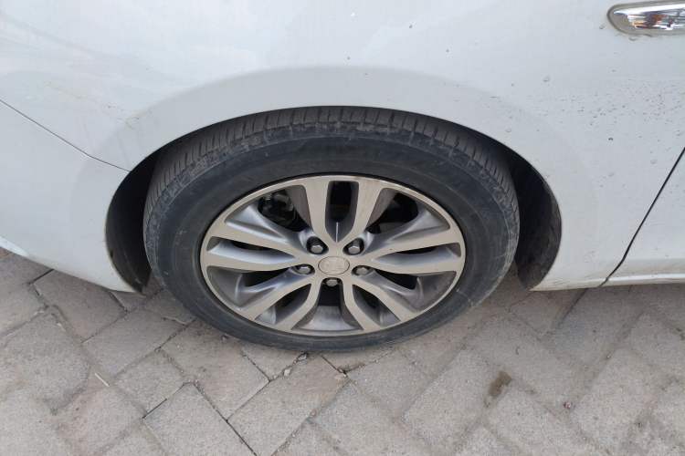 Used Buick GT 2021 1.3T Automatic Mild Hybrid Elite Version Left Front Wheel Hub