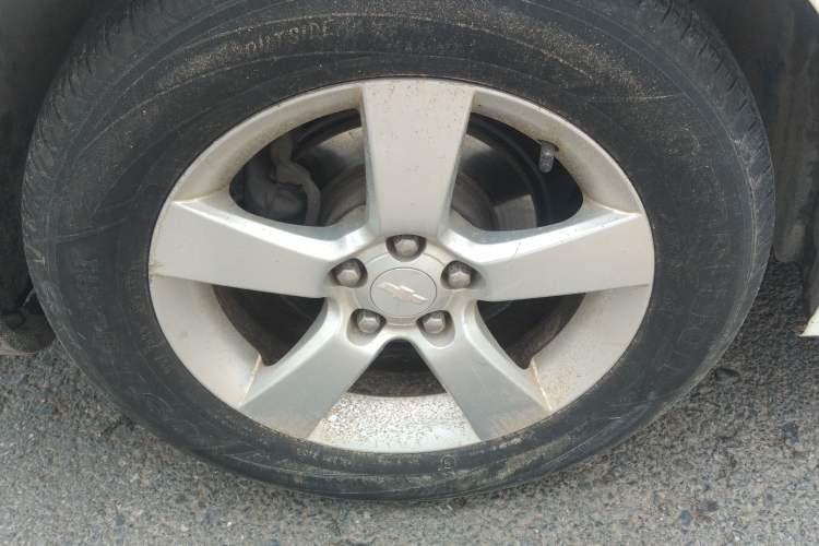 Used Chevrolet Cruze 2013 1.6L SE MT Right Front Wheel Hub