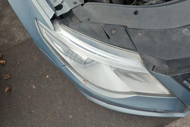 Used Volkswagen FAW-Volkswagen CC 2010 2.0 TSI Luxury Model Right Front Headlight