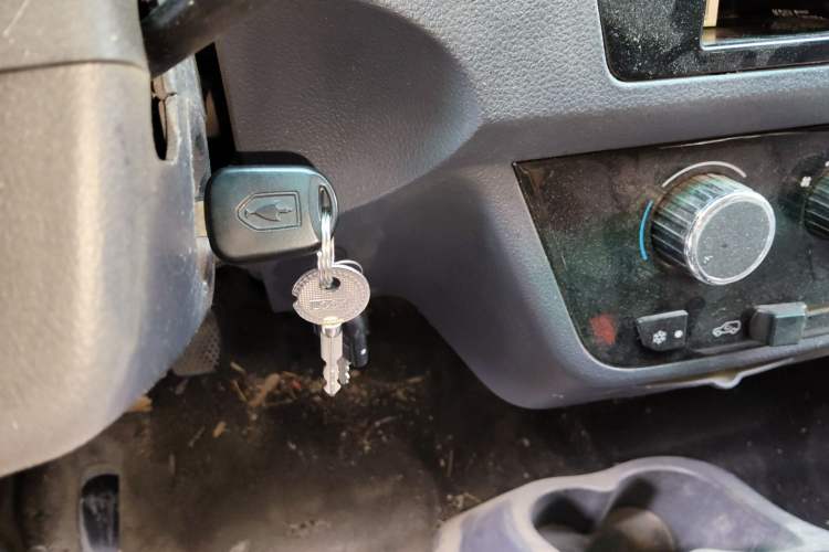 Used Jinbei Hiace X30 2021 1.5L Wealthy Edition Bus China VI Standard SWC15M