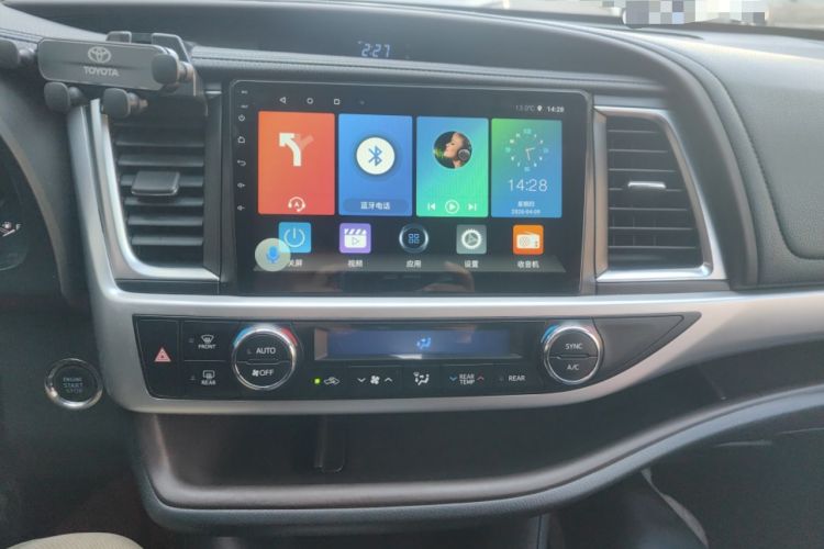 Used Toyota Highlander 2017 2.0T Four-Wheel Drive Luxury Edition 7 Seats Audio And AC Panel