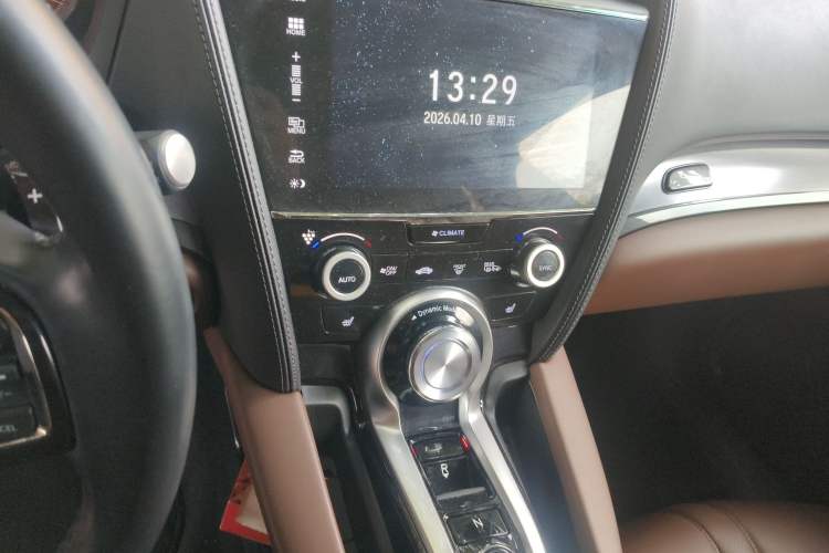 Used Acura CDX 2016 1.5T Four-Wheel Drive Luxury Edition Audio And AC Panel