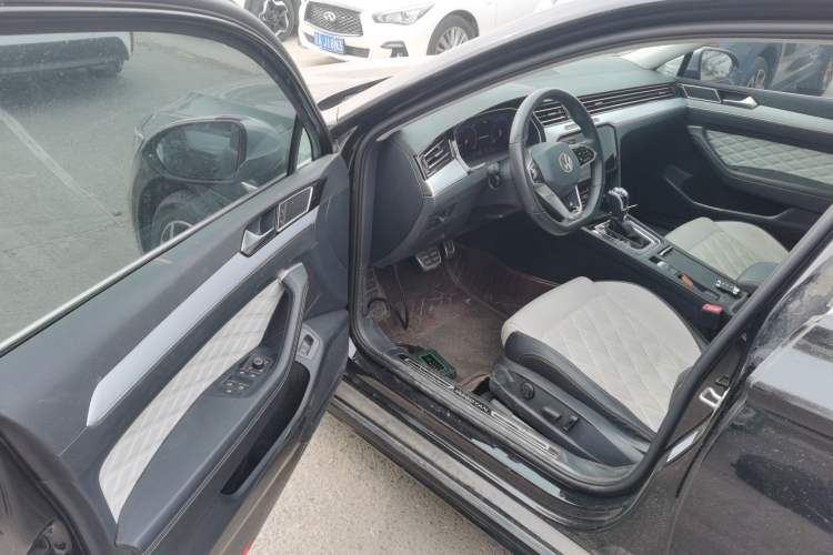 Used Volkswagen Magotan 2023 2 Million Units Commemorative Edition 330TSI DSG Luxury Version