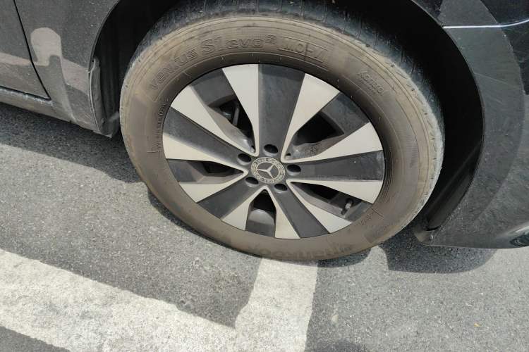 Used Mercedes-Benz Vito 2023 2.0T Elite Version 7 Seats Right Front Wheel Hub