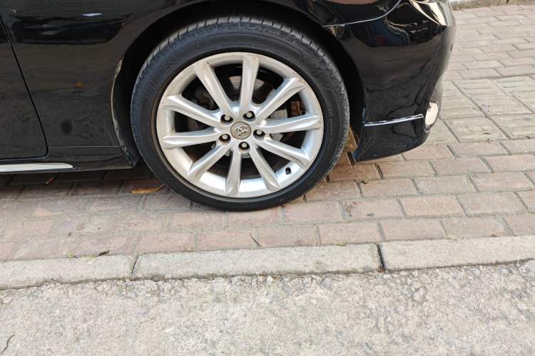 Used Toyota Reiz 2010 2.5V Fashion Elite Edition Right Front Wheel Hub