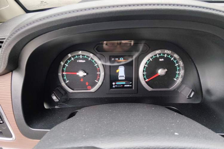 Used FORTHING Lingzhi 2020 M5L 1.6L Luxury 7-Seater
