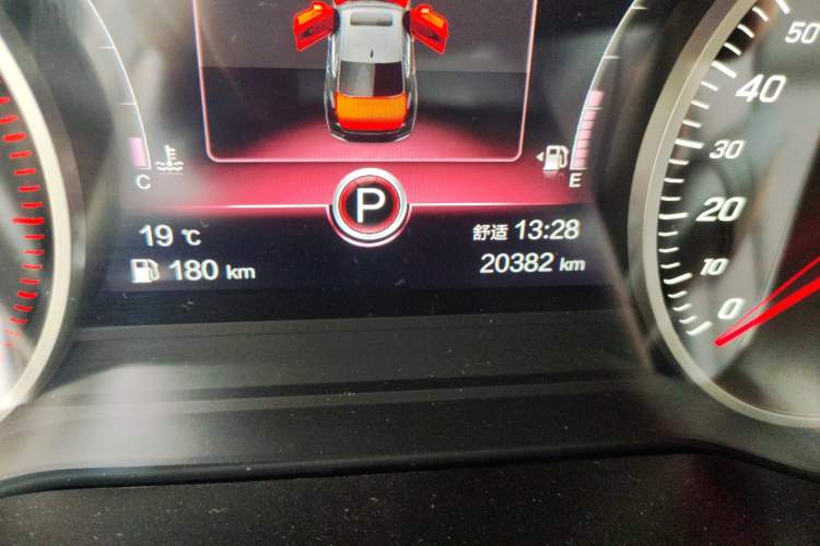 Used Hongqi H5 2022 Classic Model Facelift 1.5T DCT Qiyun Edition Odometer Close Up