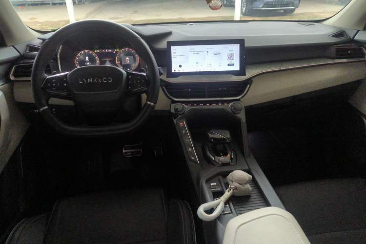Used Lynk & Co 06 2021 1.5T Shero Pink Special Edition