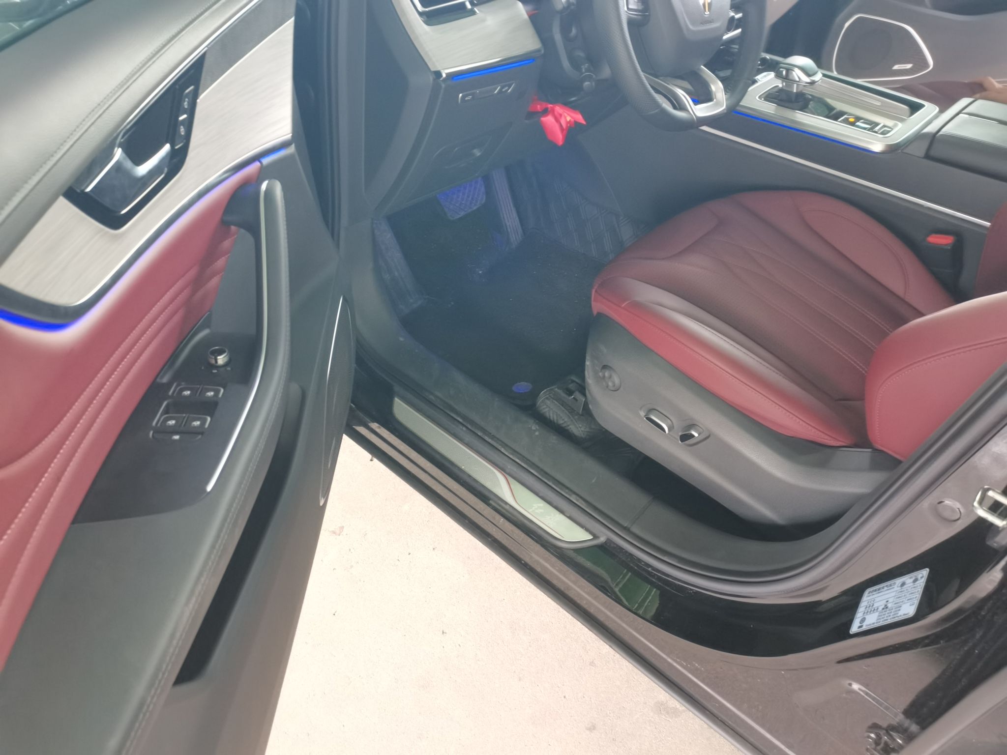 Hongqi HS5 2025 2.0T Two-Wheel Drive Flagship Pro Edition - Chinese Trim Xiang — снимка 16