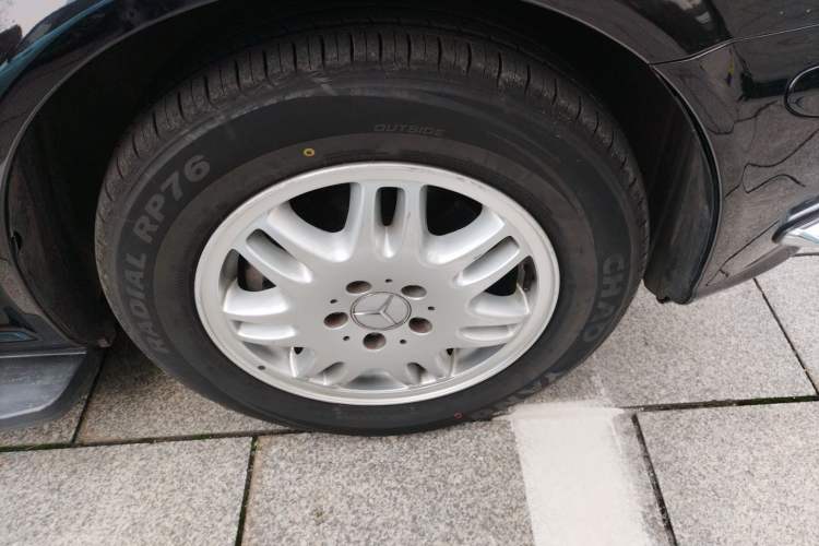 Used Mercedes-Benz Vito 2013 3.0L Business Edition Right Front Wheel Hub