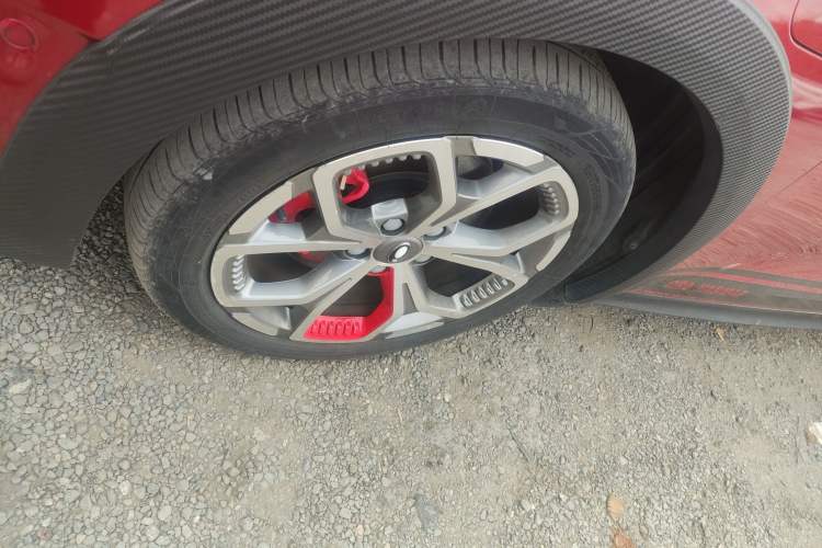 Used ORA Good Cat GT 2022 Mulan Edition 480km Long-Range续航 Left Front Wheel Hub