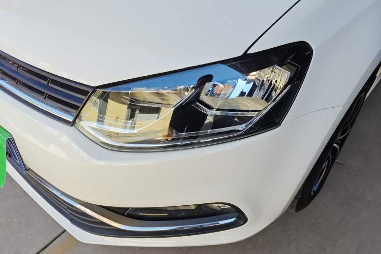 Used Volkswagen Polo 2016 1.6L Automatic Comfort Model Left Front Headlight