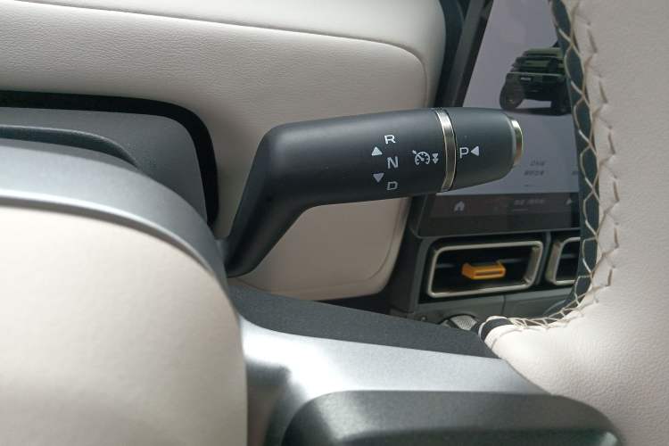 Used iCAR V23 2025 401 Two-Wheel Drive Advanced Edition Gear Lever