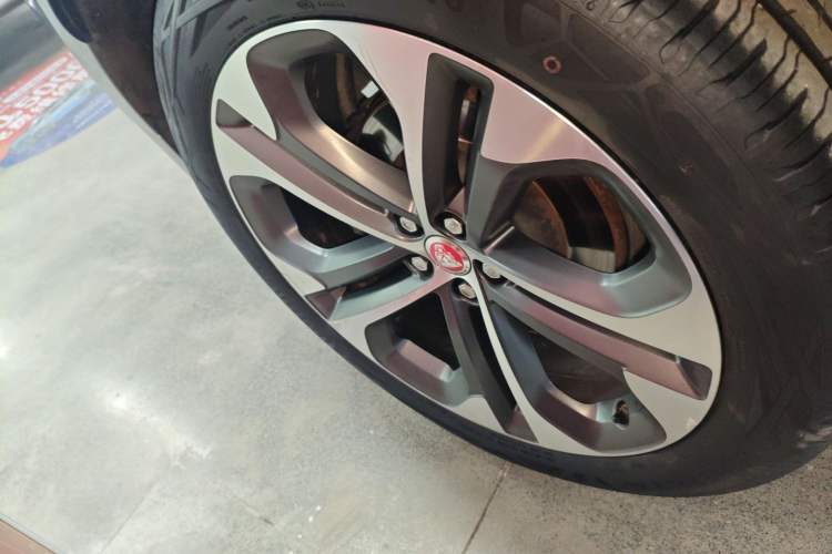 Used Jaguar F-PACE 2021 340 PS R-Dynamic SE
