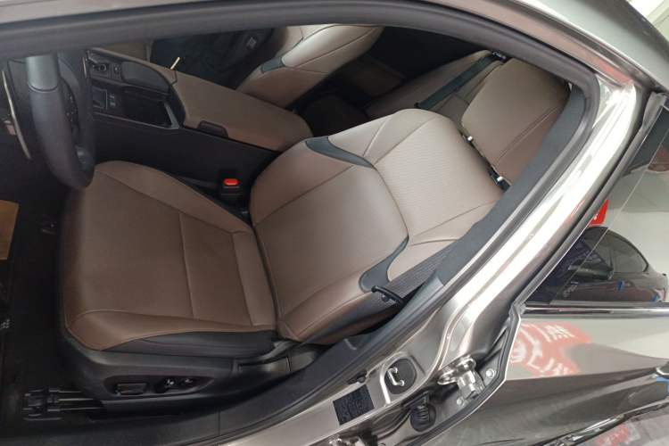 Used Lexus ES 2021 200 Excellence Edition
