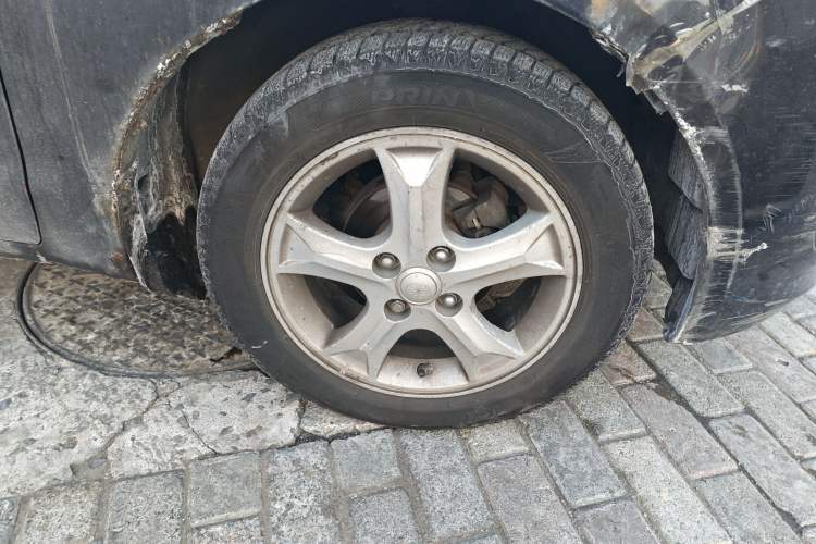 Used FAW Xiali N7 2013 1.3L Manual Luxury Model Right Front Wheel Hub