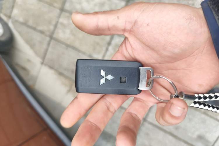 Used Mitsubishi Outlander 2013 2.4L 4x4 Luxury Navigation Edition 5 Seats
