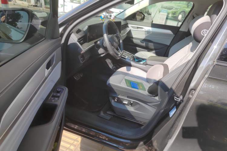 Used Volkswagen Tavendor 2023 380TSI Four-Wheel Drive R-Line Cruise Edition
