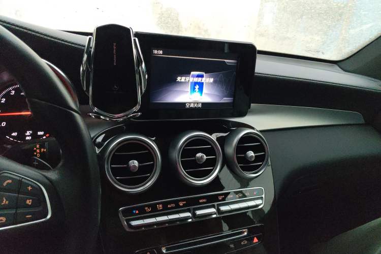 Used Mercedes-Benz GLC 2018 Facelift GLC 260 4MATIC Luxury Edition
