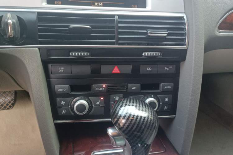 Used Audi A6L 2011 2.0 TFSI automatic Comfort trim Audio And AC Panel