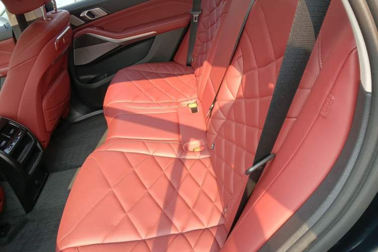 Used BMW X5 2023 xDrive 30Li Luxury M Sport Night Edition Package Left Rear Seat