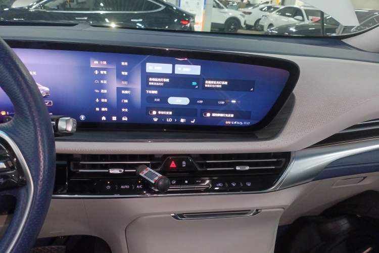 Used Buick Century 2023 2.0T Six-Seater Yinshi Edition
