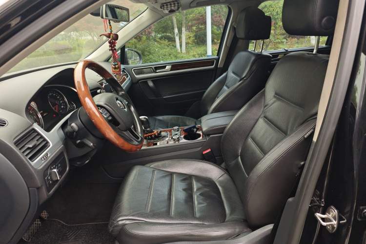 Used Volkswagen Touareg 2011 3.0 TSI Comfort Version Left Front Seat