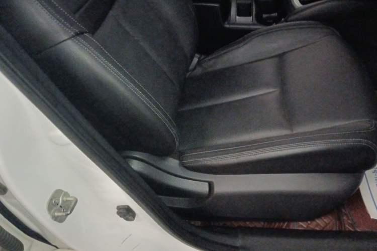 Used Nissan X-Trail 2017 2.0L CVT Comfort Edition 2WD Right Front Seat