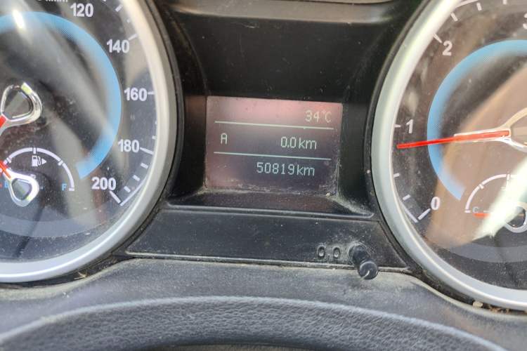 Used JDMC T7 2019 2.8T Two-Wheel-Drive Elite Edition Extended Wheelbase JE493ZLQ5D Odometer Close Up