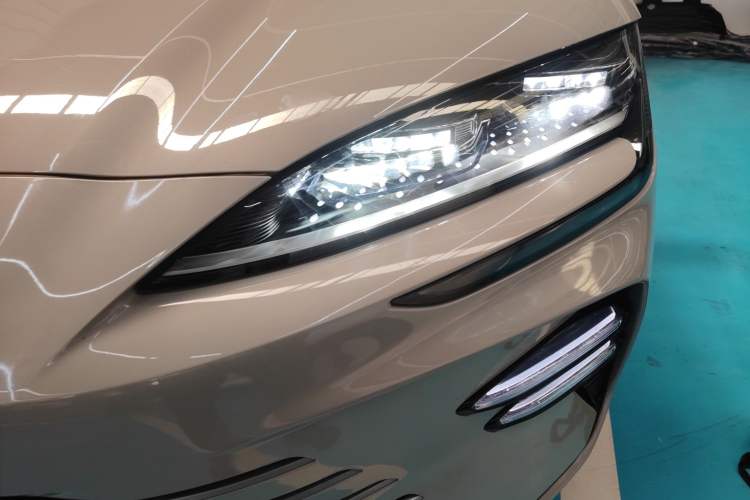 Used BYD Song PLUS New Energy 2023 Champion Edition DM-i 110KM Flagship PLUS Left Front Headlight