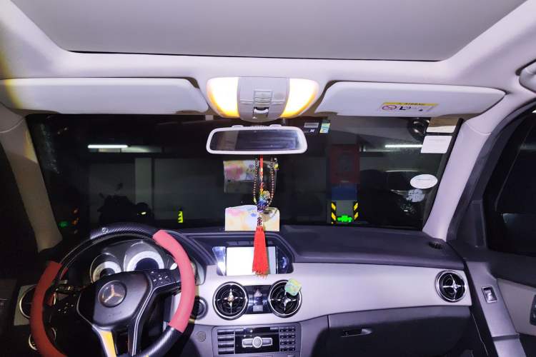 Used Mercedes-Benz GLK-Class 2013 GLK 300 4MATIC Dynamic Sunroof Model
