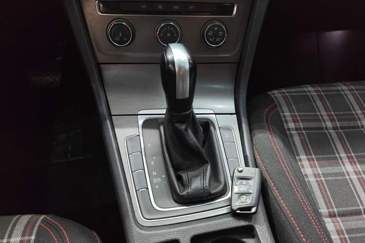 Used Volkswagen Golf 2015 1.6L Automatic Comfort Model
