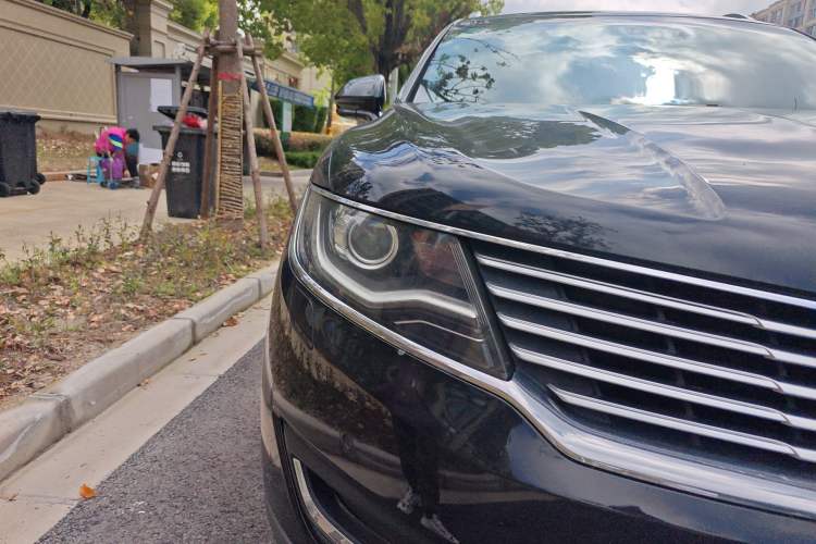 Used Lincoln MKX 2015 2.0T Two-Wheel Drive Deluxe Edition