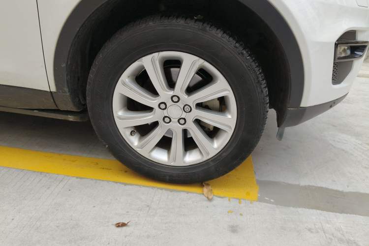 Used Land Rover Discovery Sport 2016 2.0T SE Right Front Wheel Hub