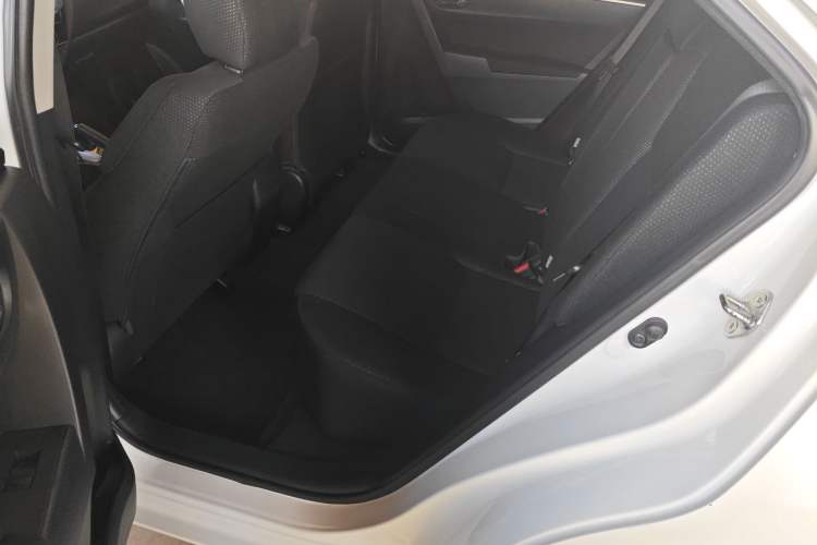 Used Toyota Levin 2017 Revised 185T CVT Elite Edition China V Standard Left Rear Seat