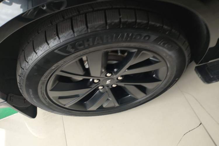 Used Li Auto L8 2023 Pro Model Right Rear Wheel Hub