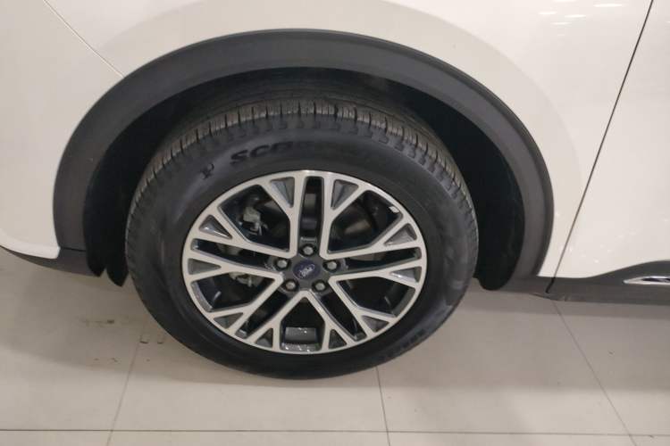 Used Ford Escape 2020 EcoBoost 245 Two-Wheel-Drive Titanium Edition