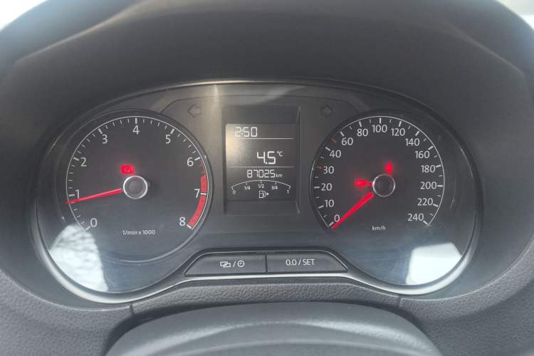 Used Volkswagen Polo 2014 1.4L Manual Fashion Edition