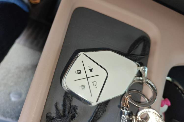 Used Deepal SL03 2022 1.5L 1200 Extended-Range Version Vehicle Key