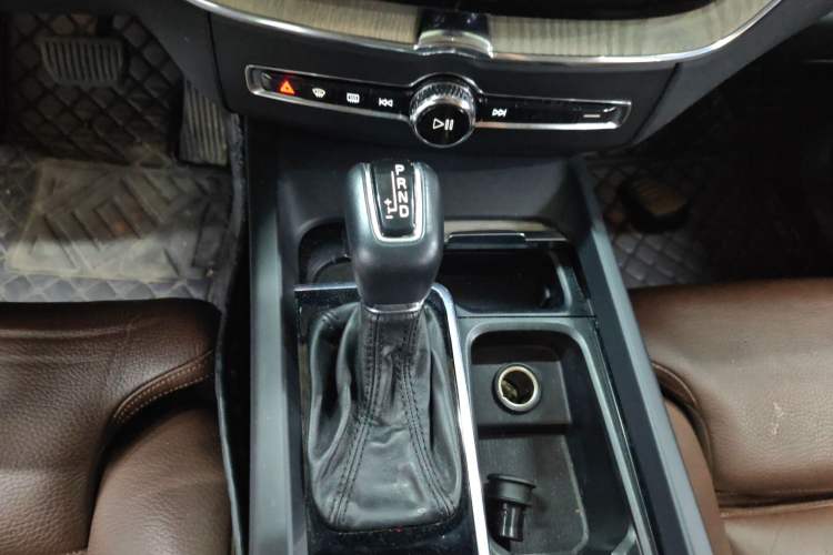 Used Volvo XC60 2021 T5 4x4 Smart Luxury Edition
