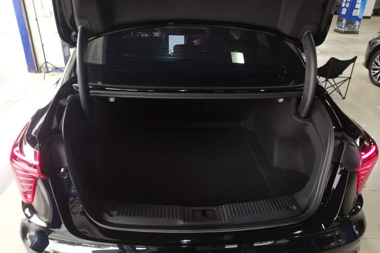 Used Hongqi H5 2025 1.5T DCT Xuan Ying Edition
