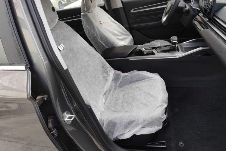 Used Geely Auto Emgrand 2026 Model 4th Generation 4 Millionth Anniversary Edition 1.5L CVT Feiyue Edition