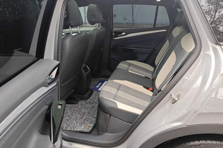 Used Volkswagen ID.4 CROZZ 2022 Long-Range PURE+ Edition
