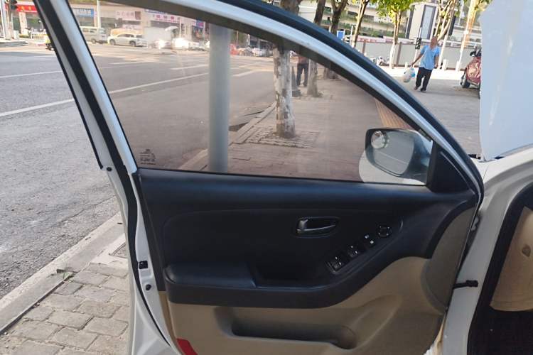 Used Hyundai Celesta 2015 1.6L Automatic Comfort Model