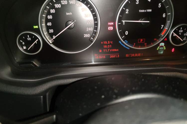 Used BMW X3 2013 xDrive20i Luxury Edition Odometer Close Up